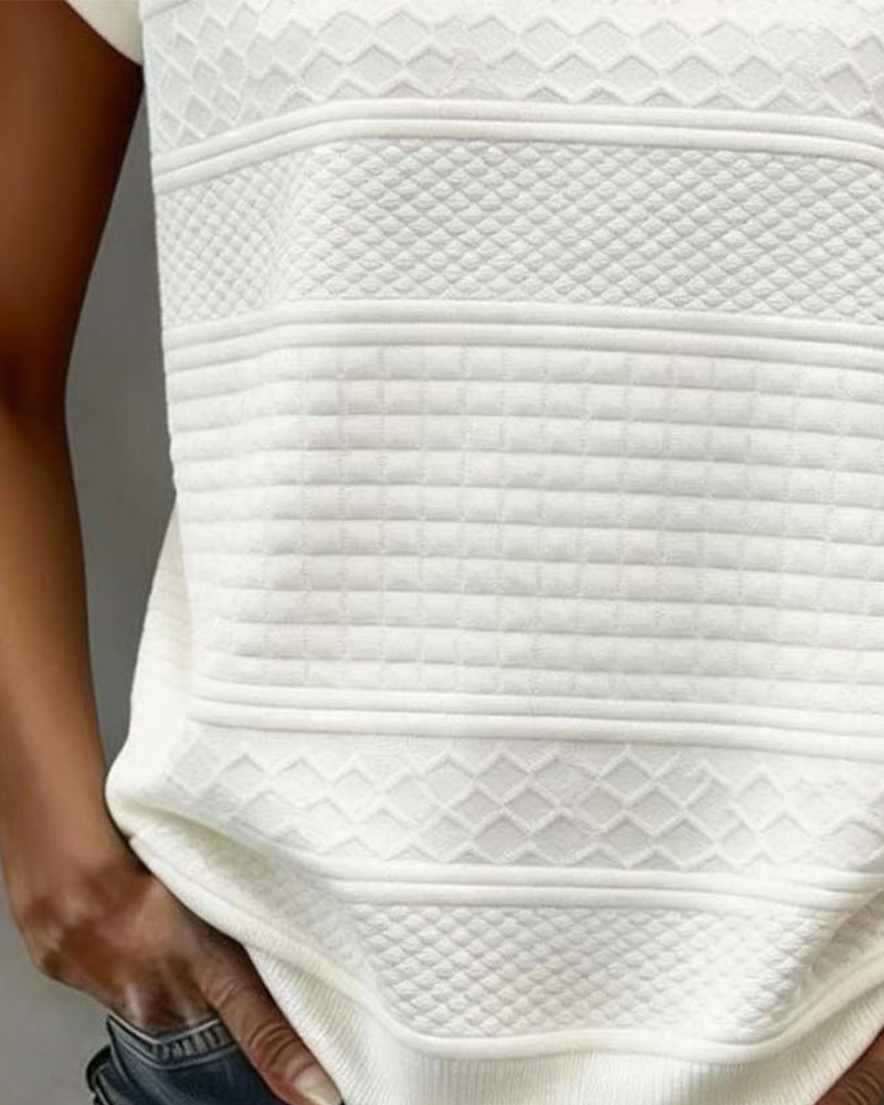 Short Sleeve V-Neck Buttoned T-Shirt with Cable Pattern